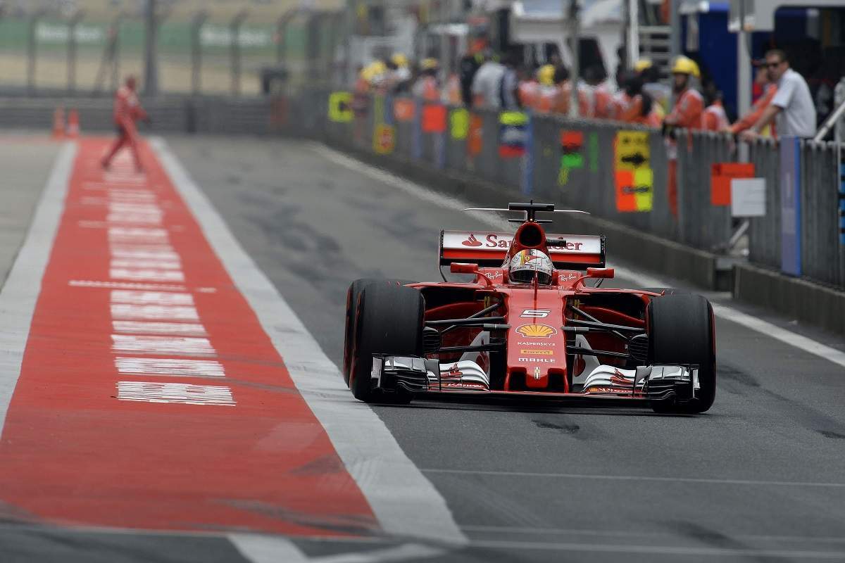 Foto: Ferrari - Kina: Mercedes uzvratio udarac, Hamilton brži od Vettela